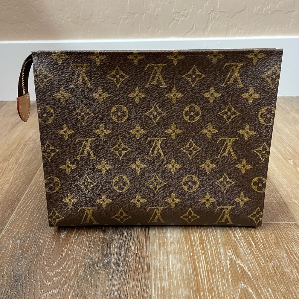 Louis Vuitton Toiletry Pouch Monogram Canvas 26